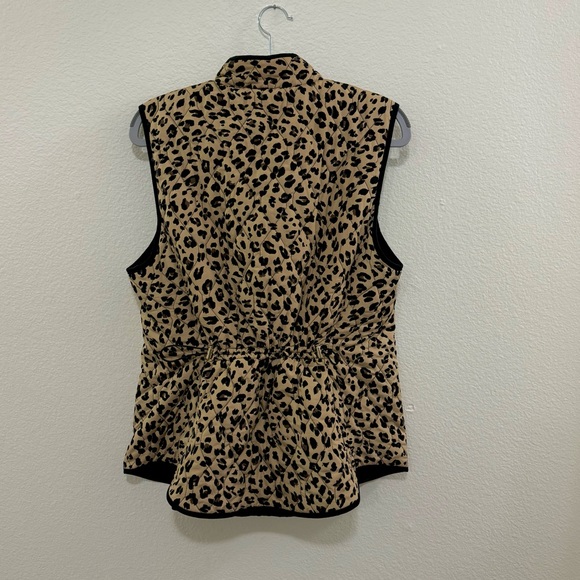 Croft & Borrow Cheetah Print Quilted Puffer Vest - Picture 4 of 6